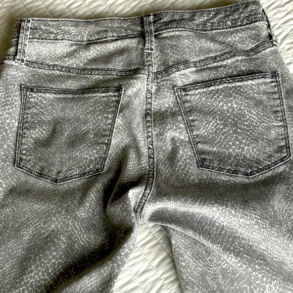 Universal Thread 6/28R Jeans - Picture 4 of 4